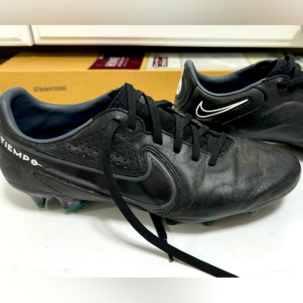 Nike Tiempo Legend 9 Pro FG Soccer Cleats
